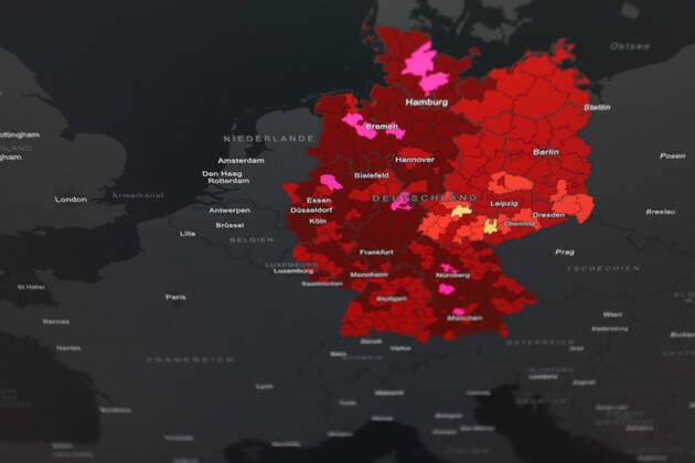 Dashboard des RKI, die 7-Tage-Inzidenz liegt nun bei 261,3 7-Tage-Inzidenz, Dashboard des RKI auf einem Monitor am 03.06.2022 in Siegen Deutschland.