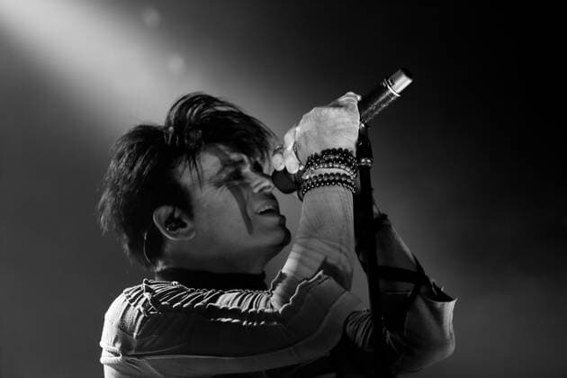 Gary Numan bei einem Konzert im Columbia Theater in Berlin, 2. Juni 2022. (Foto schwarzweiß konvertiert) Gary Numan Konzert Berlin