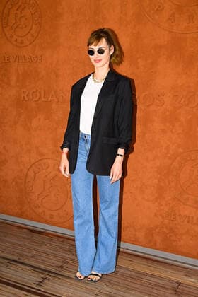 Louise Bourgoin CELEBRITES : Roland Garros 2022 - Internationaux de France - 04 06 2022 FedericoPestellini Panoramic 