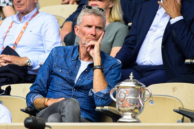 Denis Brogniart CELEBRITES : Roland Garros 2022 - Internationaux de France - 04 06 2022 FedericoPestellini Panoramic 