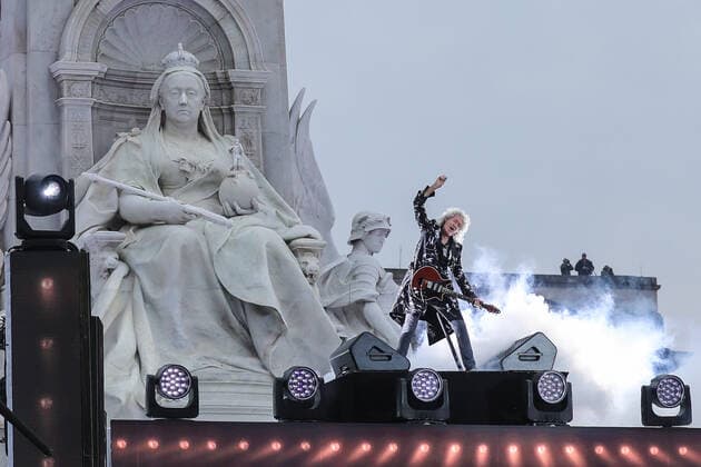 Queen and Adam Lambert open the Platinum Jubilee Concert outside Buckingham Palace Where: London, United Kingdom When: 04 Jun 2022 Credit: John Rainford Cover Images **NOT AVAILABLE FOR PUBLICATION IN THE UK** Copyright: xx 51634411 EDITORIAL USE ONLY. NOT FOR USE BY NEWSPAPERS BASED IN THE UK.