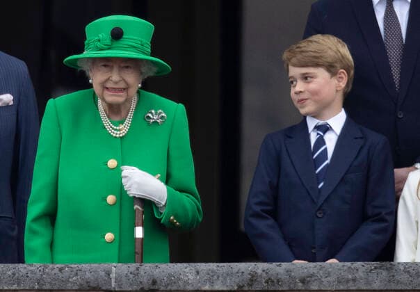 Bilder des Jahres 2022, Entertainment 06 Juni Entertainment Themen der Woche KW22 Entertainment Bilder des Tages . 05 06 2022. London, United Kingdom. Queen Elizabeth II on the balcony of Buckingham Palace with Prince Charles, Camilla, Duchess of Cornwall, Prince William , Kate Middleton, Prince George, Princess Charlotte and Prince Louis at the end of the Pageant on the final day of the Platinum Jubilee celebrations in London.  xStephenxLockx xi-Imagesx IIM-23484-0116