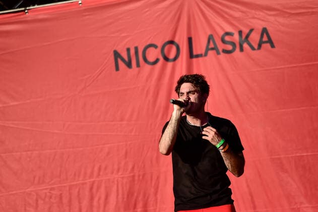 04.06.2022, xkaix, Entertainment Musik, Schlossgrabenfest 2022 emspor, v.l. Nico Laska auf der Merck-Buehne Darmstadt