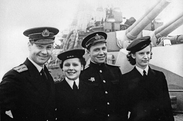 Soviet seamen and Royal Naval Service women 2447546 30.05.1944 Soviet seamen and girls from the Women s Royal Naval Service on board the destroyer Archangelsk (formerly Royal Sovereign). August 1944. Photo by R. Diament. Maximum photo size 2048 x 1351 px. Robert Sputnik United Kingdom  Copyright: xRobertx
