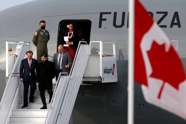 Ottawa, June 6, 2022 The President of the Republic Gabriel Boric arrives at the Ottawa International Airport, Canada where he is received by Canadian authorities Javier Salvo Aton Chile, Ottawa Canada Aton 613025  Copyright: JAVIERxSALVO ATONxCHILE