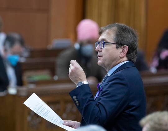 June 6, 2022, Ottawa, ONT, Canada: Minister of Natural Resources Jonathan Wilkinson rises during Question Period in Ottawa, Monday, June 6, 2022. Ottawa Canada  - ZUMAc35_ 20220606_zaf_c35_039 Copyright: xFredxChartrandx