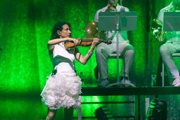 Alex Christensen & The Berlin Orchestra feat. Asja Ahatovic live bei einem Konzert der Classical 90s Dance -Tour in der Messehalle. Erfurt, 06.06.2022