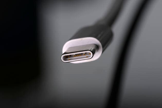 07.06.2022, USB-C Ladeanschluss. In der EU soll es künftig eine einheitliche USB-C-Ladebuchse für Handys und zahlreiche andere Geräte geben. Apples Lightning-Anschluss und auch der Micro-USB werden damit in den kommenden zwei Jahren verschwinden. 07.06.2022, USB-C 07.06.2022, USB-C *** 07 06 2022, USB C charging port In the EU, there is to be a uniform USB C charging port for cell phones and numerous other devices in the future Apples Lightning connector and also the Micro USB will thus disappear in the next two years 07 06 2022, USB C 07 06 2022, USB C