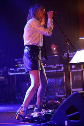 Kim Gordon bei einem Konzert im Astra Kulturhaus in Berlin, 7. Juni 2022. Kim Gordon Konzert Berlin