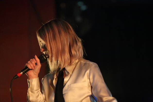 Kim Gordon bei einem Konzert im Astra Kulturhaus in Berlin, 7. Juni 2022. Kim Gordon Konzert Berlin