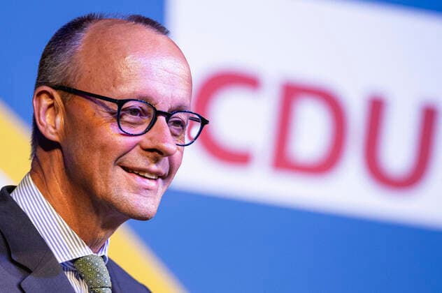 News Bilder des Tages CDU BUNDESVORSITZENDER FRIEDRICH MERZ ZU BESUCH IN SONNEBERG, THÜRINGEN 08 06 2022 - Sonneberg: Der Vorsitzende der CDU Deutschlands, Friedrich Merz, in Sonneberg (Thüringen) am 8. Juni 2022. _________________ *** CDU FEDERAL CHAIRMAN FRIEDRICH MERZ TO VISIT SONNEBERG, THURINGIA 08 06 2022 Sonneberg The Chairman of the CDU of Germany, Friedrich Merz, in Sonneberg Thuringia on 8 June 2022