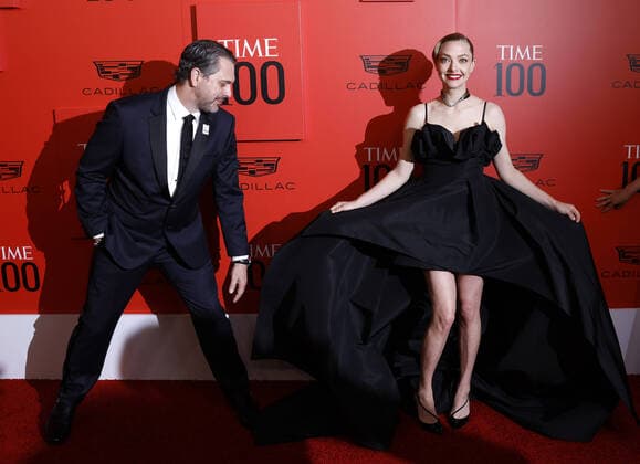 Bilder des Jahres 2022, Entertainment 06 Juni Entertainment Themen der Woche KW23 Entertainment Bilder des Tages Time 100 Gala in New York Thomas Sadoski and Amanda Seyfried arrive on the red carpet at the 2022 TIME100 Gala on Wednesday June 8, 2022 in New York City.  NYP20220608137 JohnxAngelillo