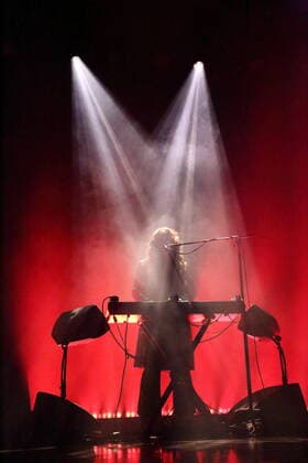 Victoria Legrand von der Band Beach House bei einem Konzert in der Columbiahalle in Berlin, 8. Juni 2022. Beach House Konzert Berlin