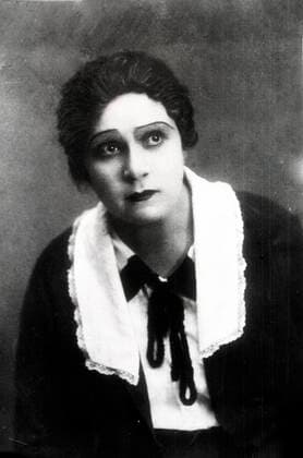 Actress Vera Pashennaya 442596 13.01.1927 A reproduction photo of actress Vera Pashennaya as Lyubov Yarovaya in a scene from Konstantin Trenyov s play Lyubov Yarovaya staged at the Maly Theater (now the State Academic Maly Theater) in 1927. RIA Novosti Sputnik Moscow Russia  Copyright: xRIAxNovostix