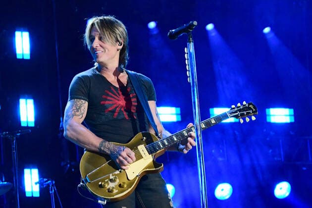 09 June 2022 - Nashville, Tennessee - Keith Urban. 2022 CMA Fest Nighty Concert Day One held at Nissan Stadium. Nashville USA - ZUMAa123 20220609_zaa_a123_184 Copyright: xDara-MichellexFarrx