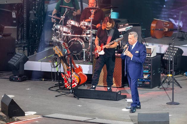 St. Goarshausen Schlagersänger Roland Kaiser, Live mit Band beim Konzert am 10.06.2022 in St. Goarshausen Copyright: xGerhardxWingenderx xEibner-Pressefotox EP_GWR