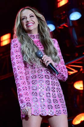10 June 2022 - Nashville, Tennessee - Carly Pearce. 2022 CMA Fest Nighty Concert Day One held at Nissan Stadium. Nashville USA - ZUMAa123 20220610_zaa_a123_324 Copyright: xDara-MichellexFarrx