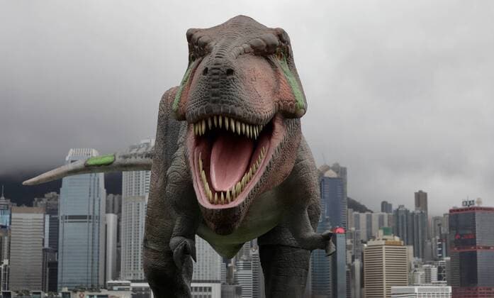 News Themen der Woche KW23 News Bilder des Tages June 11, 2022, HONG KONG, CHINA: Full scale Robotic T-Rex roars on the rooftop of Ocean Centre with Hong Kong Island in the background.June-11,2022Hong Kong.ZUMA HONG KONG CHINA - ZUMAl137 20220611_zap_l137_012 Copyright: xLiauxChung-renx