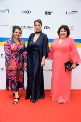 Sara Fazilat, Ursula Strauss und Meltem Kaptan beim Nominiertenabend zum Deutschen Filmpreis 2022 im BITE by Ritter Richard. Berlin, 11.06.2022