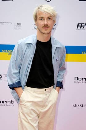 Albrecht Schuch beim Nominiertenabend zum Deutschen Filmpreis 2022 im BITE by Ritter Richard. Berlin, 11.06.2022