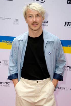 Albrecht Schuch beim Nominiertenabend zum Deutschen Filmpreis 2022 im BITE by Ritter Richard. Berlin, 11.06.2022