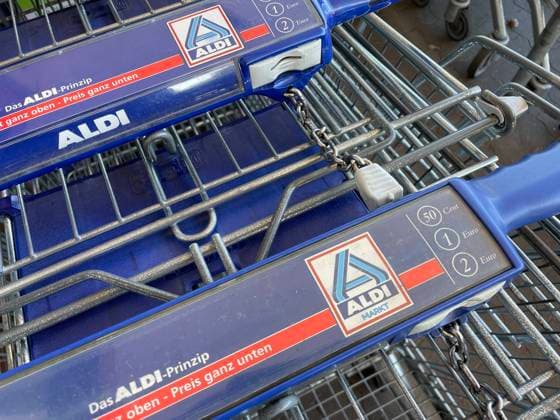Das Logo von Aldi Nord an einer Filiale in Hamburg 12.06.2022 *** The logo of Aldi Nord at a store in Hamburg 12 06 2022