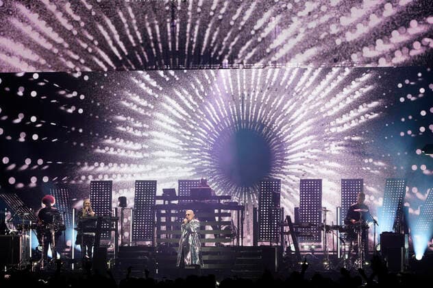 Neil Tennant und Chris Lowe von den Pet Shop Boys live bei einem Konzert der Dreamworld - The Greatest Hits Live Tour in der Mercedes-Benz Arena. Berlin, 11.06.2022