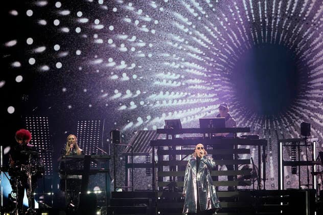 Neil Tennant und Chris Lowe von den Pet Shop Boys live bei einem Konzert der Dreamworld - The Greatest Hits Live Tour in der Mercedes-Benz Arena. Berlin, 11.06.2022