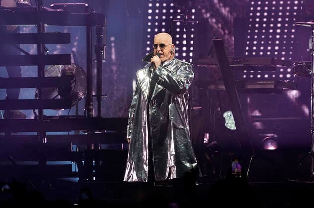 Neil Tennant von den Pet Shop Boys live bei einem Konzert der Dreamworld - The Greatest Hits Live Tour in der Mercedes-Benz Arena. Berlin, 11.06.2022