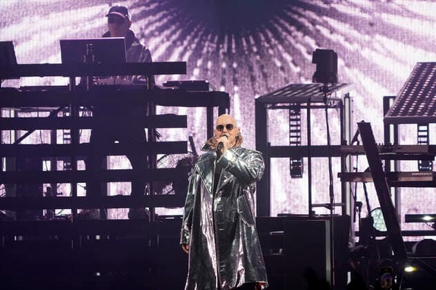 Chris Lowe und Neil Tennant von den Pet Shop Boys live bei einem Konzert der Dreamworld - The Greatest Hits Live Tour in der Mercedes-Benz Arena. Berlin, 11.06.2022