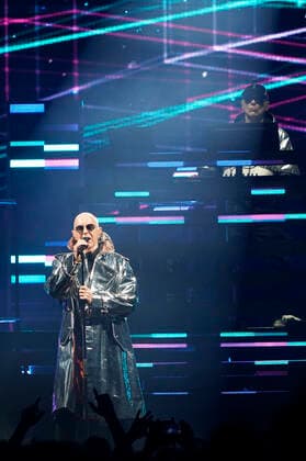 Neil Tennant und Chris Lowe von den Pet Shop Boys live bei einem Konzert der Dreamworld - The Greatest Hits Live Tour in der Mercedes-Benz Arena. Berlin, 11.06.2022