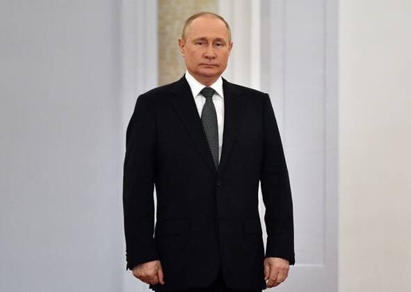 Russia Putin National Awards 8214118 12.06.2022 Russian President Vladimir Putin attends the awarding ceremony of the State Awards in the field of science and technology, literature and art, for outstanding achievements in human rights activities and gold medals Hero of Labor in Moscow, Russia. Evgeny Biyatov Sputnik Moscow Russia  Copyright: xEvgenyxBiyatovx