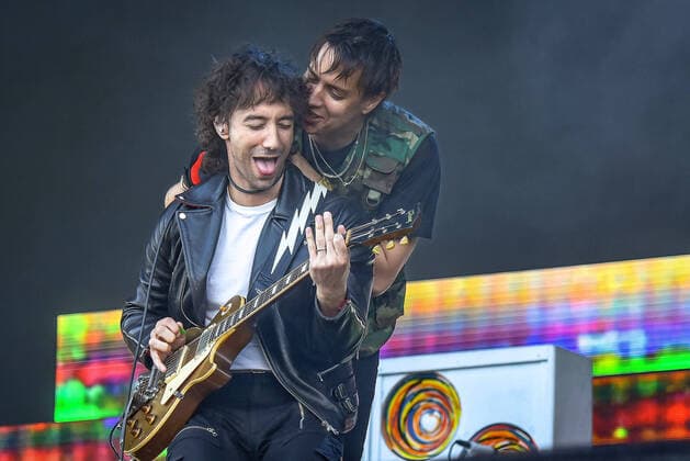 Bilder des Jahres 2022, Entertainment 06 Juni Entertainment Themen der Woche KW23 Entertainment Bilder des Tages 12.06.2022, xlakx, Entertainment Musik, Tempelhof Sounds 2022 emspor, v.l.The Strokes auf der MainStage Buehne waehrend demTempelhof Sounds 2022 - Tag 3 - auf den ehemaligen Flughafengelaende Tempelhof in Berlin. Berlin *** 12 06 2022, xlakx, entertainment music, Tempelhof Sounds 2022 emspor, v l The Strokes on the MainStage stage during theTempelhof Sounds 2022 Day 3 at the former Tempelhof airport grounds in Berlin Berlin