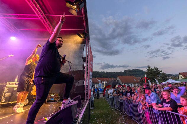 Samu live bei der Antenne Thüringen Party Tour 2022. Wasungen, 11.06.2022