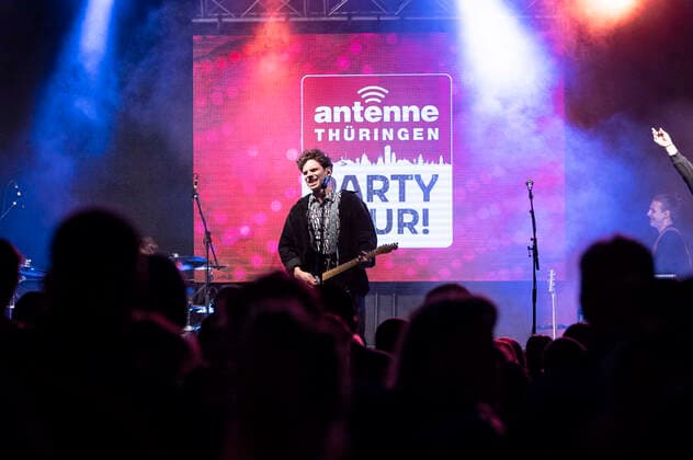 Tim Kamrad live bei der Antenne Thüringen Party Tour 2022. Wasungen, 11.06.2022