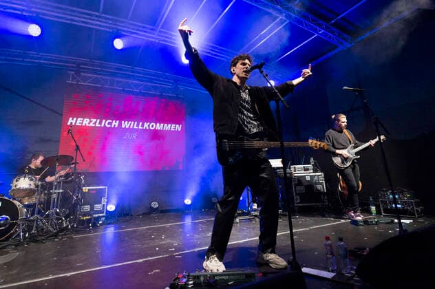 Tim Kamrad live bei der Antenne Thüringen Party Tour 2022. Wasungen, 11.06.2022