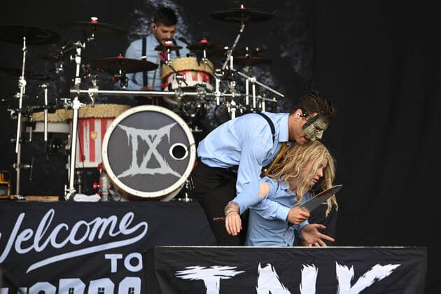 Download Festival in Donington Park, Ice Nine Kills Konzert Over sixty thousand rock fans enjoyed the second day of Download Festival at Castle Donington on Saturday 11th June 2022. The second day was headlined by British heavy metal legends Iron Maiden and also saw bands like Shinedown, Black Label Society, Megadeth and Sepultura play across multiple stages Featuring: Ice Nine Kills Where: Leciestershire, United Kingdom When: 11 Jun 2022 Credit: Graham Finney Cover Images Copyright: xGrahamxFinneyx xCoverxImagesx 51666606 EDITORIAL USE ONLY. NOT FOR USE BY NEWSPAPERS BASED IN THE UK.