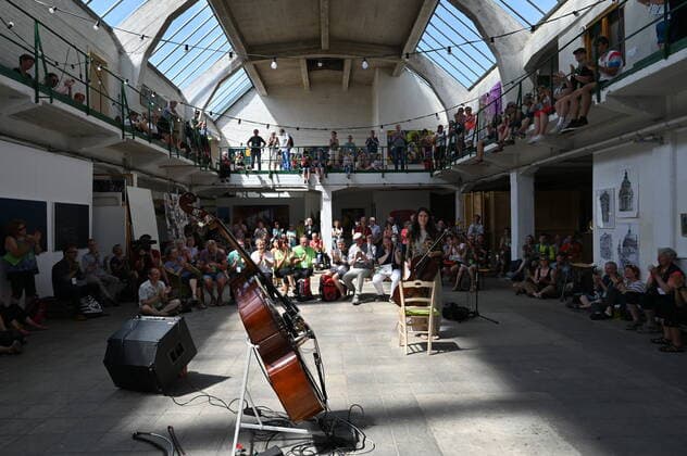 Kunst Kultur Architektur Reisen 12.06.2022 Potsdam Landeshauptstadt Musikfestspiele Potsdam Sanssouci Fahrradkonzert Impressionen zwischen Zeiten, Kulturen und Stilen, zwischen Musik, Fahrrad, Artistik und urbanen Sounds 3 Touren mit Konzerten, Führungen und Besichtigungen WERDER Havel Atelier Vulkanfieberfabrik Emilia Lomakova Interpretin Potsdam Brandenburg Deutschland