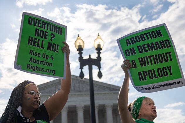 Abortion Rights Demonstrators Attempt To Surround Supreme Court Pro abortion rights demonstrators with Shut Down DC and other groups lead a march attempting to surround the Supreme Court and block vehicular entrances in Washington, D.C. on June 13, 2022. Washington, D.C. D.C. United States  Copyright: xBryanxOlinxDozierx originalFilename: dozier-abortion220613_nplN1.jpg