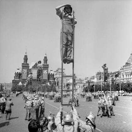 Young Pioneer parade 640520 19.05.1968 A show by members of the Young Firefighters Club during a Young Pioneer parade, Red Square. D. Chernov Sputnik Moscow Russia  Copyright: xD.xChernovx