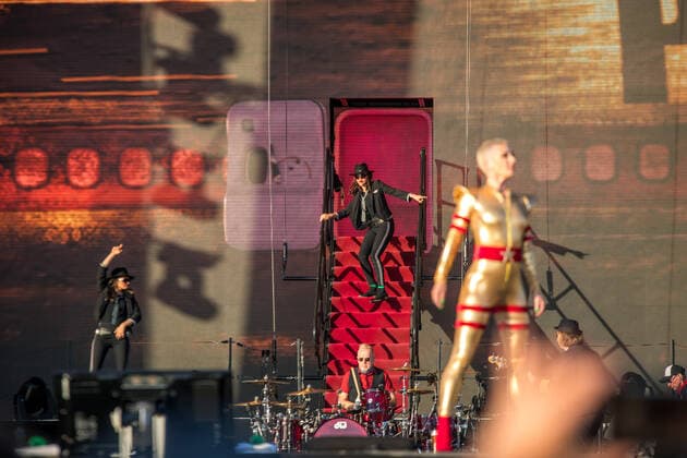 Der Panikrocker Udo Lindenberg begeistert 16000 Menschen auf der Leipziger Festwiese. Aktuell ist der Hamburger Musiker auf Udopium Tour 2022 mit dem Panikorchester unterwegs.