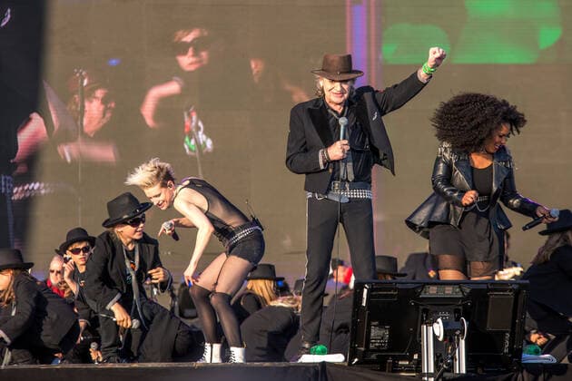 Der Panikrocker Udo Lindenberg begeistert 16000 Menschen auf der Leipziger Festwiese. Aktuell ist der Hamburger Musiker auf Udopium Tour 2022 mit dem Panikorchester unterwegs.