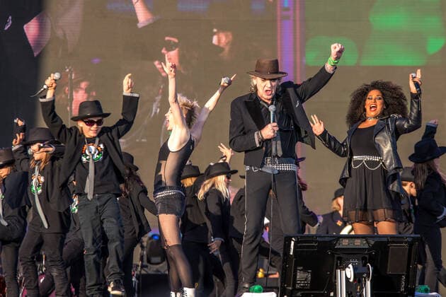 Der Panikrocker Udo Lindenberg begeistert 16000 Menschen auf der Leipziger Festwiese. Aktuell ist der Hamburger Musiker auf Udopium Tour 2022 mit dem Panikorchester unterwegs.