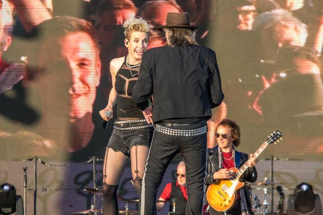 Der Panikrocker Udo Lindenberg begeistert 16000 Menschen auf der Leipziger Festwiese. Aktuell ist der Hamburger Musiker auf Udopium Tour 2022 mit dem Panikorchester unterwegs.