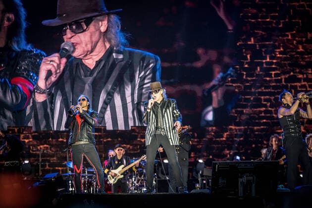 Entertainment Themen der Woche KW24 Entertainment Bilder des Tages Der Panikrocker Udo Lindenberg begeistert 16000 Menschen auf der Leipziger Festwiese. Aktuell ist der Hamburger Musiker auf Udopium Tour 2022 mit dem Panikorchester unterwegs. *** The Panikrocker Udo Lindenberg inspires 16000 people on the Leipzig Festwiese Currently, the Hamburg musician is on Udopium Tour 2022 with the Panikorchester on the road