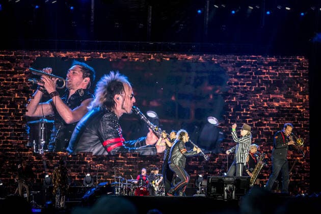 Der Panikrocker Udo Lindenberg begeistert 16000 Menschen auf der Leipziger Festwiese. Aktuell ist der Hamburger Musiker auf Udopium Tour 2022 mit dem Panikorchester unterwegs.
