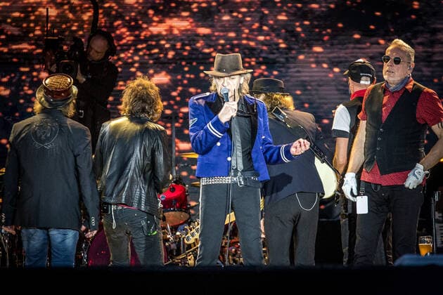 Der Panikrocker Udo Lindenberg begeistert 16000 Menschen auf der Leipziger Festwiese. Aktuell ist der Hamburger Musiker auf Udopium Tour 2022 mit dem Panikorchester unterwegs. Hier mit Bertram Engel