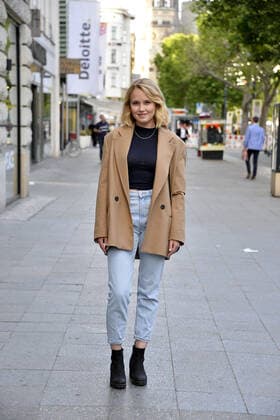 Eva Johanna Nuernberg Ankunft zum Dinner des Deutscher Schauspielpreis Hotel ZOO Berlin 14. Juni 2022