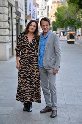 Hans Werner Meyer mit Ehefrau Jacqueline Macaulay Ankunft zum Dinner des Deutscher Schauspielpreis Hotel ZOO Berlin 14. Juni 2022