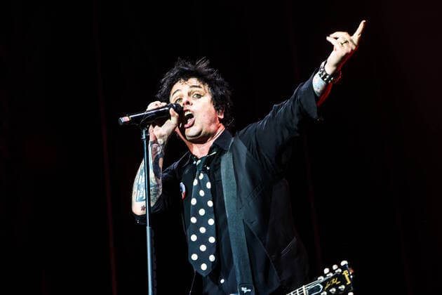 Entertainment Bilder des Tages Green Day In Concert Billie Joe Armstrong of Green Day in concert at IDAYS Festival in Milano, Italy, on June 15 2022. Milano Italy  Copyright: xMairoxCinquettix originalFilename: cinquetti-greenday220615_npnYk.jpg